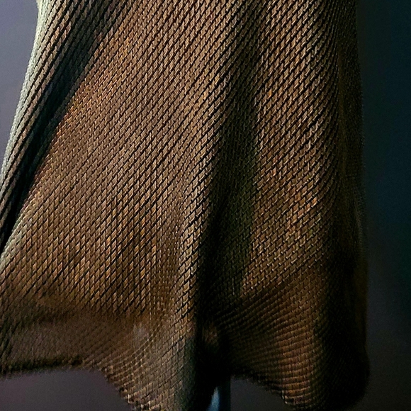 Peter Nygard size XL Sleeveless Tank shirt Black and Gold. material stretches. - Picture 10 of 10